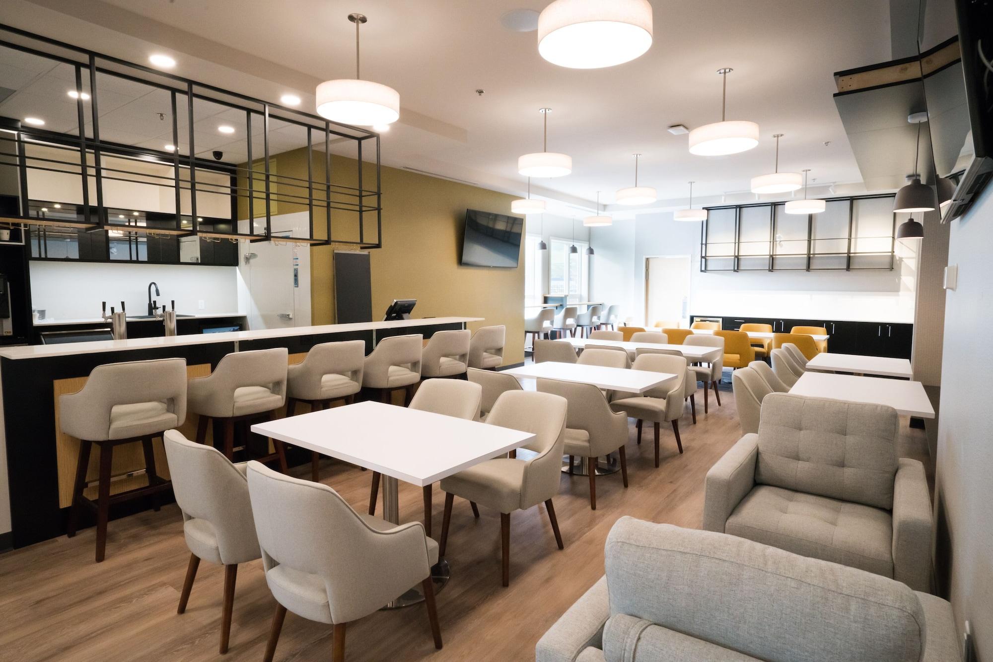 Park Inn By Radisson, Келоуна Екстериор снимка