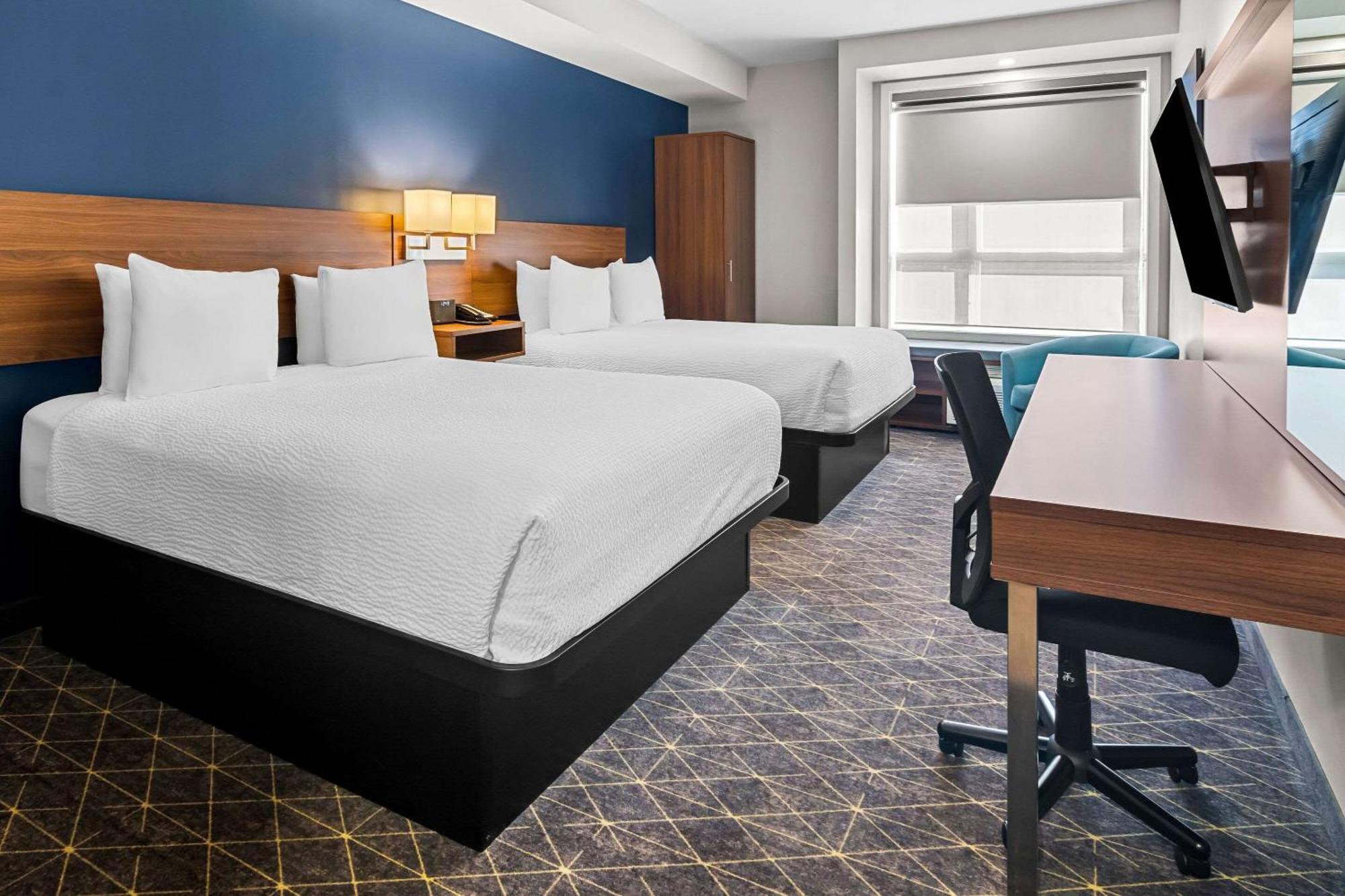 Park Inn By Radisson, Келоуна Екстериор снимка